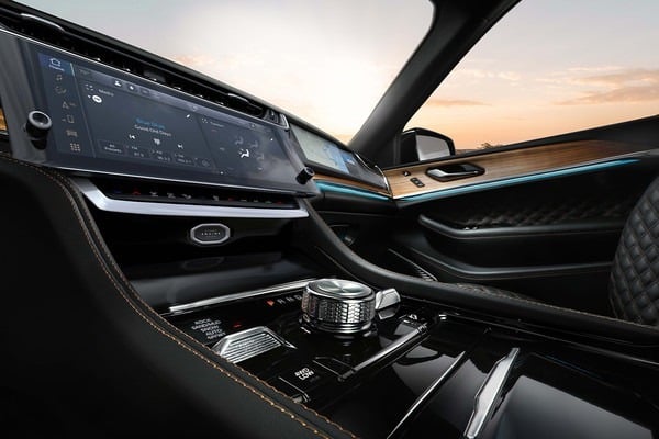 2026 Jeep Grand Cherokee Centre Console