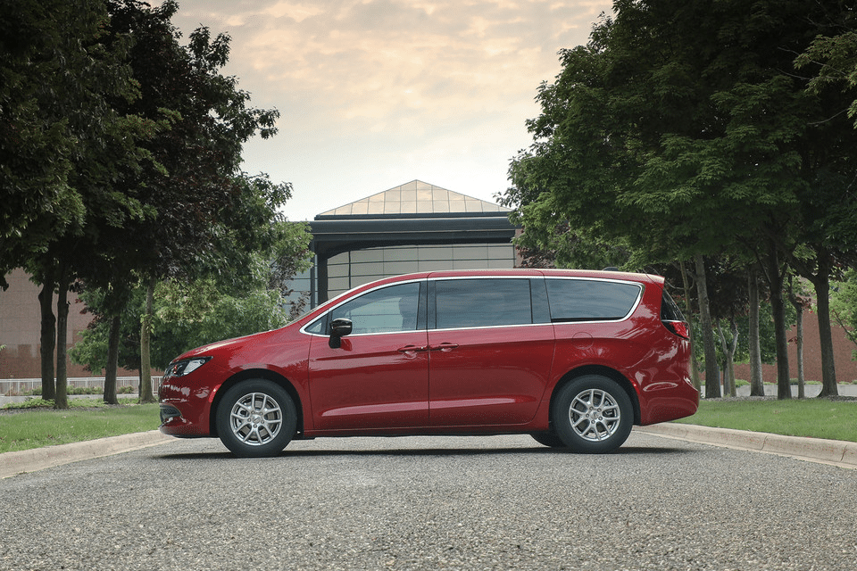 2026 Chrysler Grand Caravan Exterior